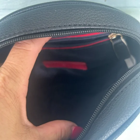 Tommy Hilfiger Women’s Odette 11 Canteen Crossbody Round Circle Shape Bag - Picture 4 of 7